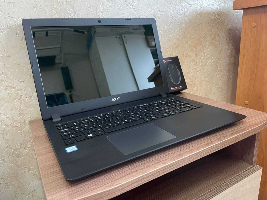 Acer Aspire 3 /i3-7020/4Gb ram/250gb ssd/Hd graphics 620/