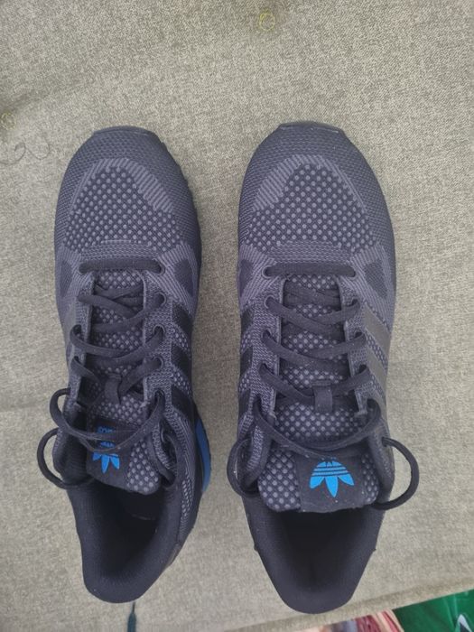 Vând încălțăminte firma Adidas mărime 45 noi