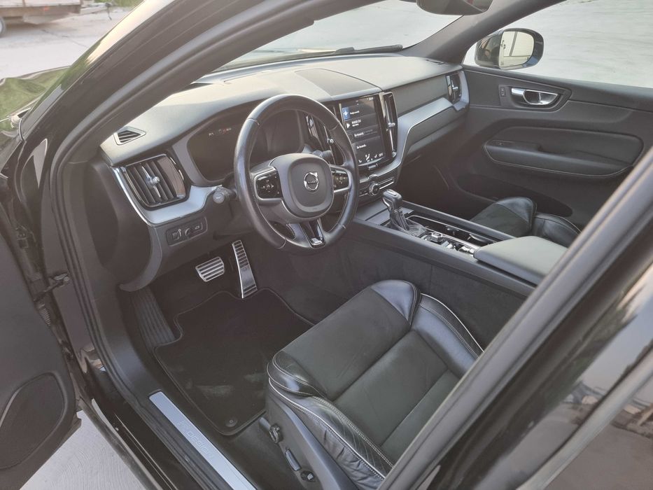 VOLVO XC60 2019 D4 AWD (4x4) Pachet R-DESIGN