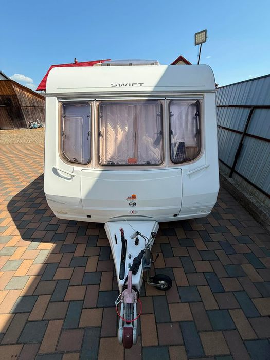 2004 swift charisma’