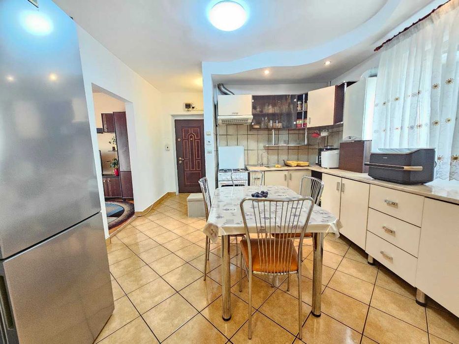 Proprietar vand apartament cu 3 camere, Tudor, etaj 2, suprafața totală 80,33 mp (64mp utili + 16 mp balcon)