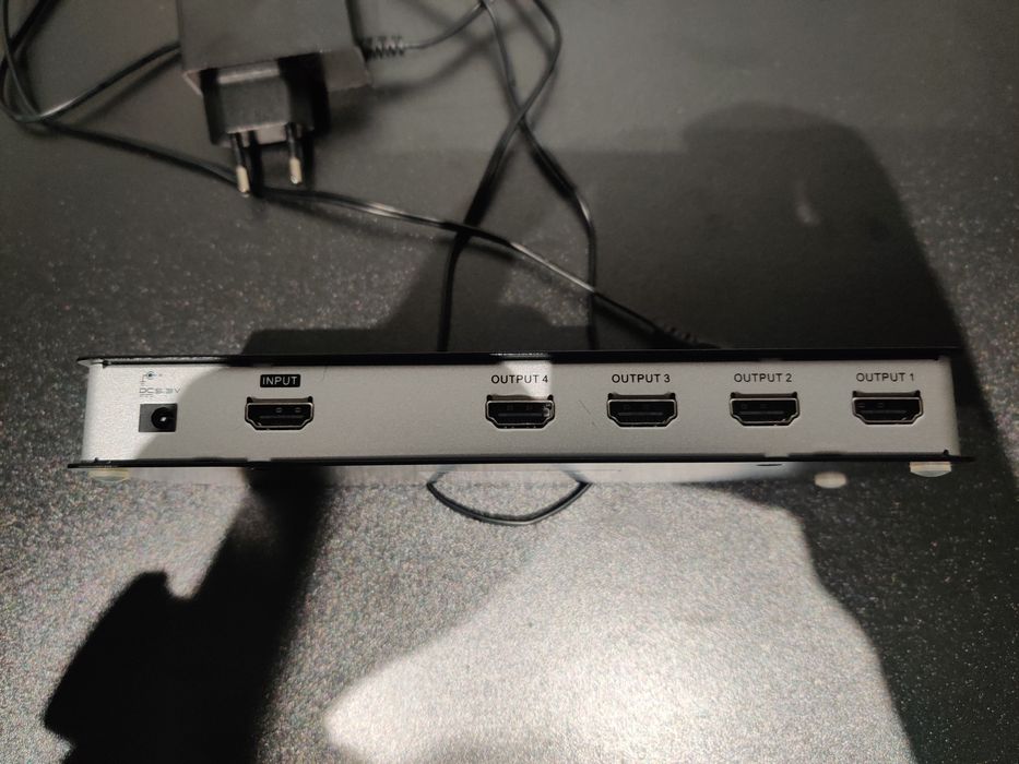 Aten HDMI splitter VS184 cu alimentator