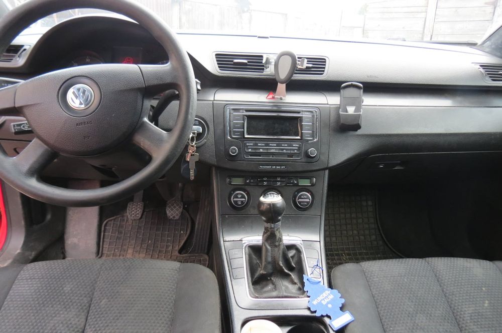 Vând Passat B6 2.0 Tdi 140 CP