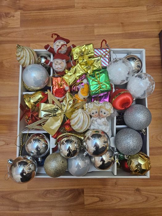 Новогодние игрушки