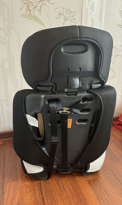 Продам  автокресло состоние сред