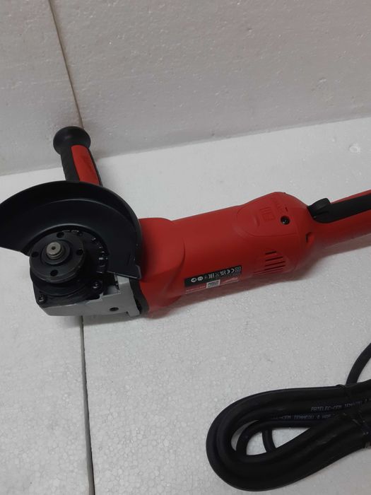 Polizor unghiular Milwaukee cu variator de turatie