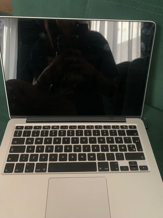 Macbook pro 2015 2 la pret de 1