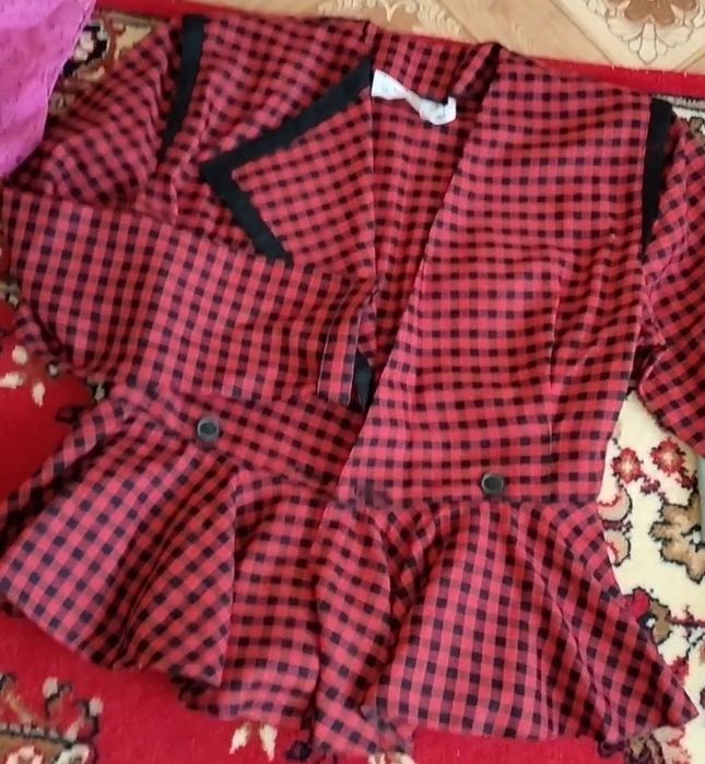 Женские вещи платья костюмы