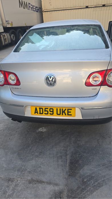 VOLKSWAGEN Passat 2010 — imagine 3