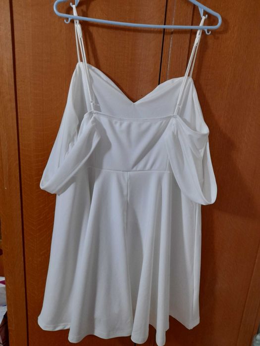 Дамска бяла рокля