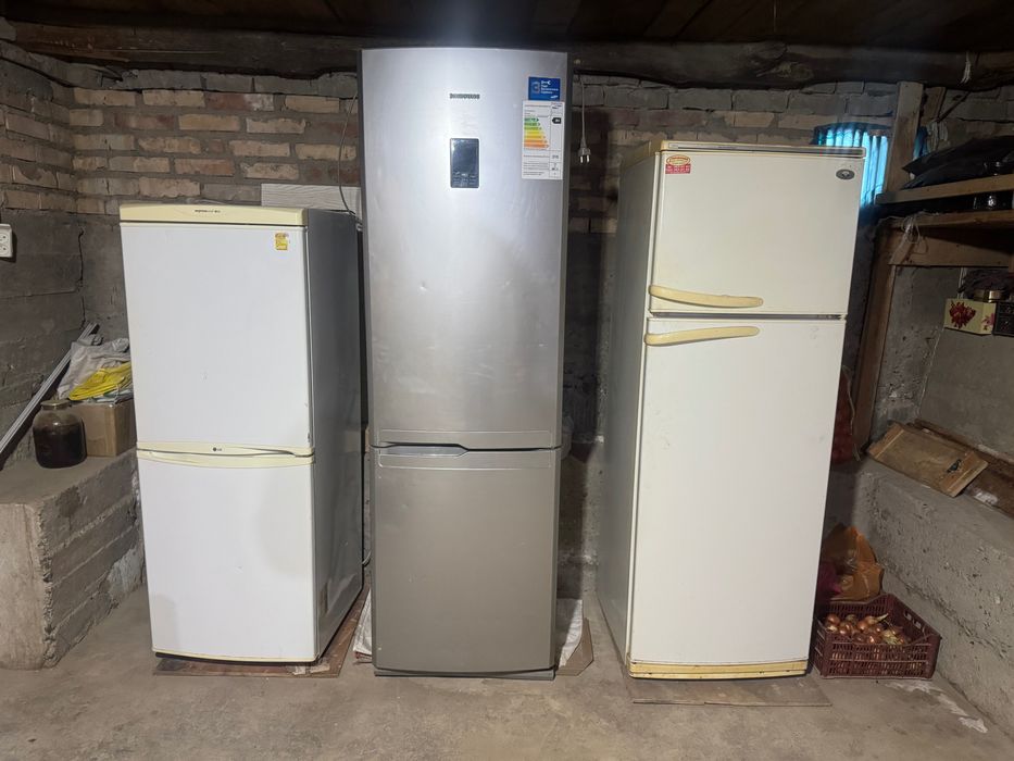 Холодильник сотилади