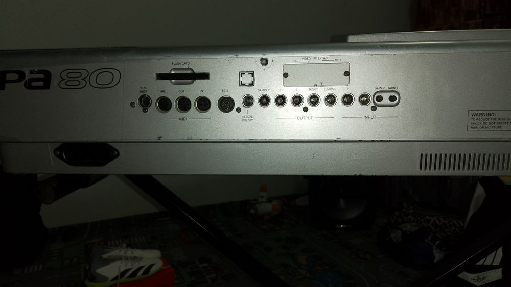 Orgă korg PA80 Începători