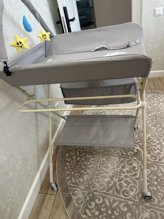 Пеленальный столик
