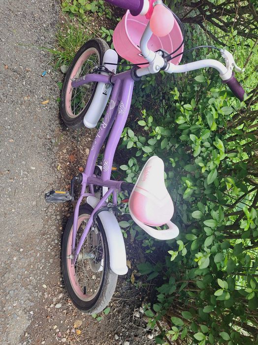 Bicicleta fetite 4-6 ani ,roti de 16