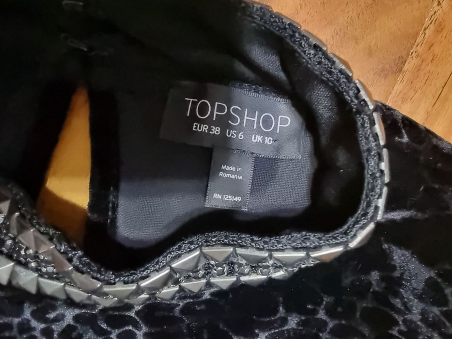 Бархатное очень красивое платье