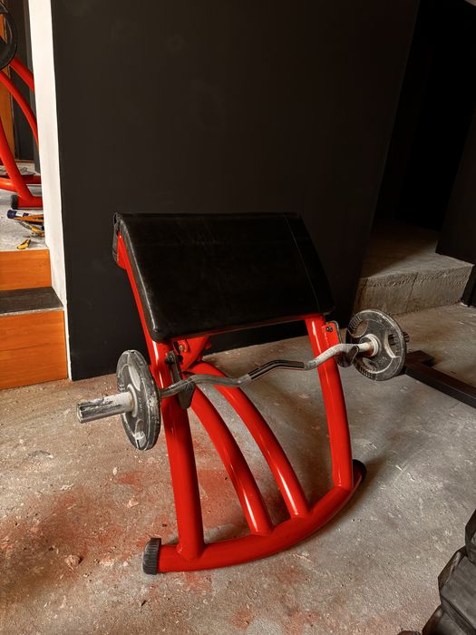 Скотова пейка за бицепс