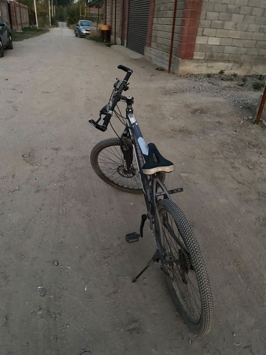 Продам горный велосипед Specialized