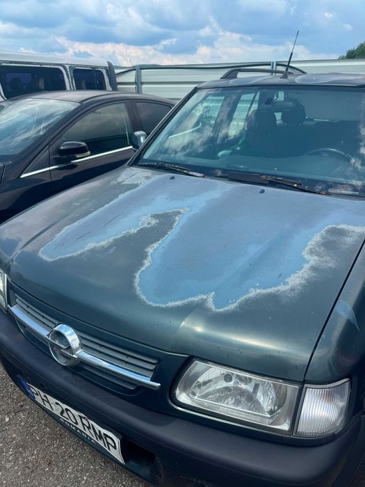 Opel frontera.