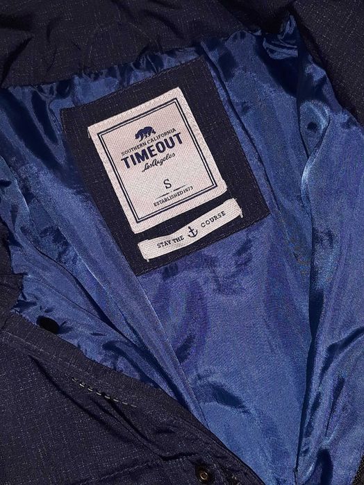 Продавам мъжко яке Timeout