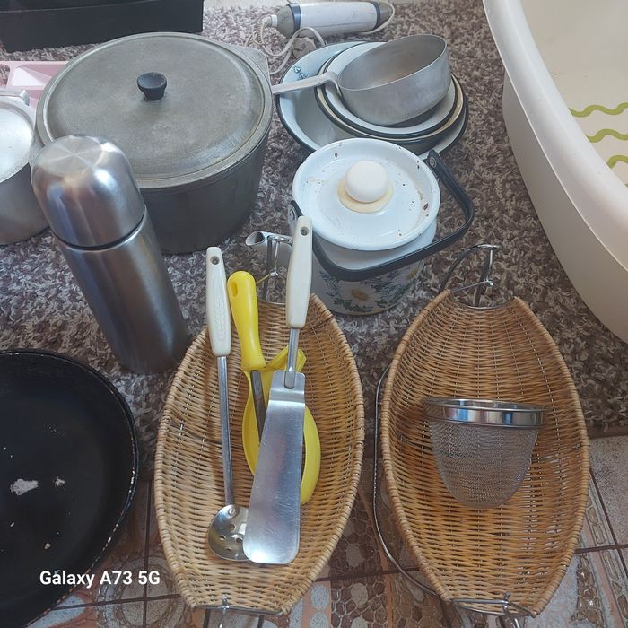 Посуда разная . .