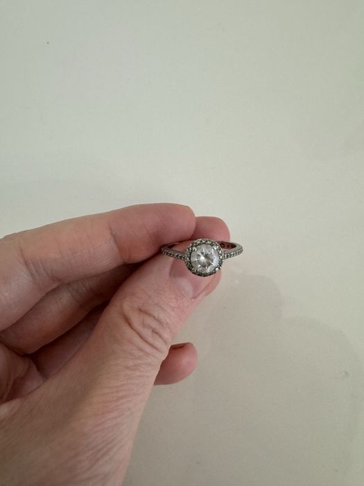 Кольцо серебрянное продам