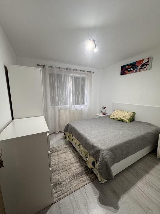 Inchiriez apartament