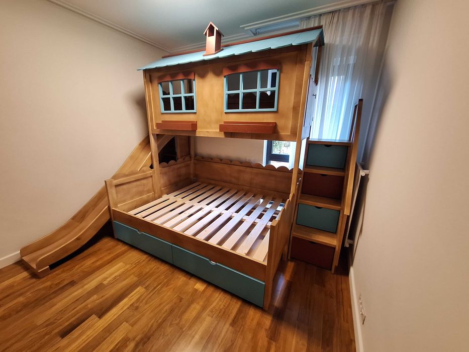 TRANSPORT GRATUIT.Pat tip casuta cu tobogan. Cod 2811