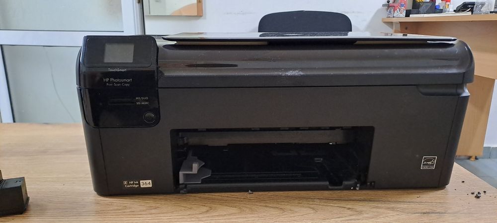Цветен мастилено струен фотопринтер HP  3 в 1 принтер, скенер, копир