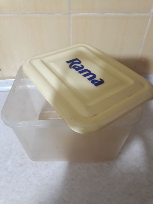 Продам контейнеры для кухни.