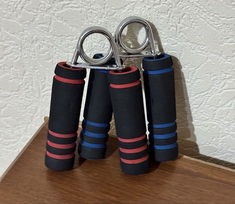 Эспандер кистевой с мягкими ручками