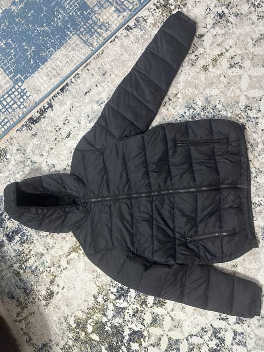 Продам куртки новые