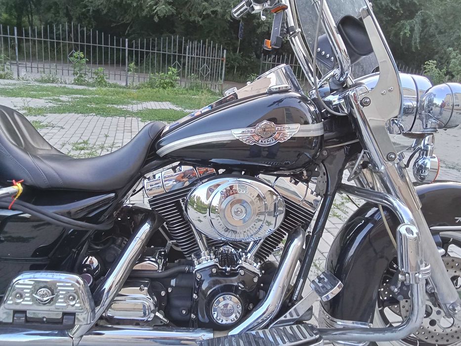 продам мотоцикл Харлей Дэвидсон  Road king