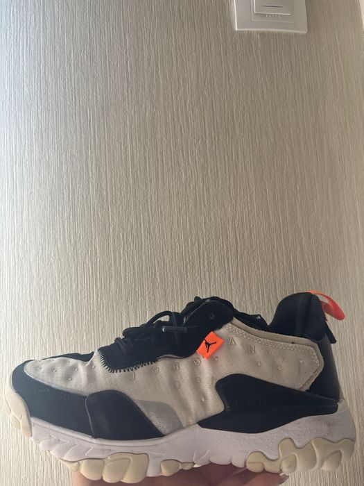 Pantofi jordan delta