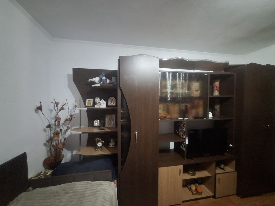 Vând mobilă de living