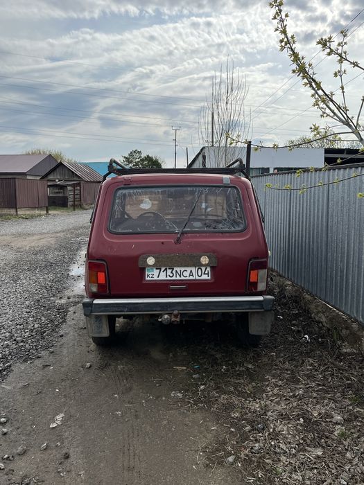 Машина нива 4х4 1999 год