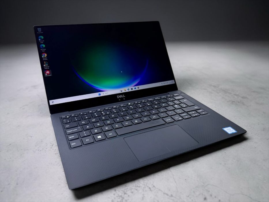 Dell XPS 13 9370 13.3" 4K UHD Touch i5-8250U 8RAM 256GB Intel UHD Graphics 620 Перфектен! Гаранция!