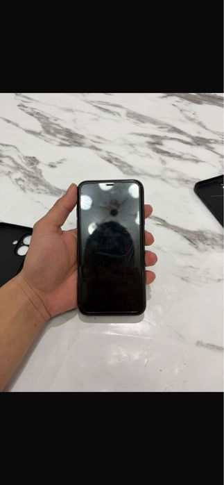 айфон 11 срочно продам ..