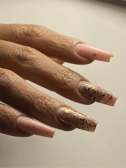 Unghii cu gel/semipermanenta…Ofer garantia lucrului bine facut !