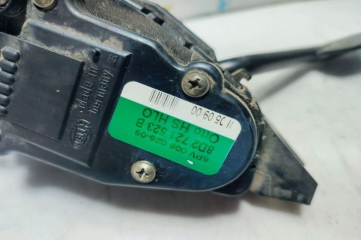 Pedala acceleratie 1.8 b apt 8d2721523b Audi A6 4B/C5 seria