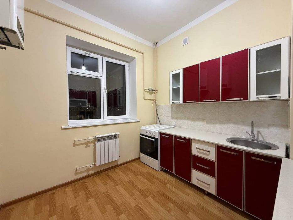 Продаётся Квартира Юнусабад-12 2/2/4 Кирпич Метро Туркистон