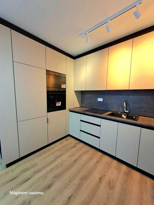 Продава се Тристаен апартамент в Стара Загора, Казански - 77 кв.м за 1910 €/кв.м - Снимка #8