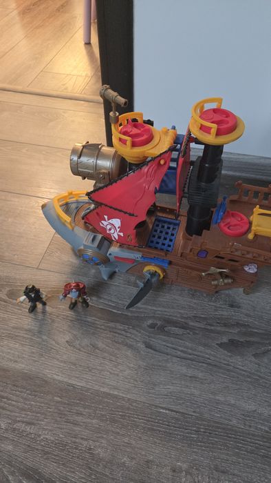 Shark Bite Pirate Ship- corabie de pirat