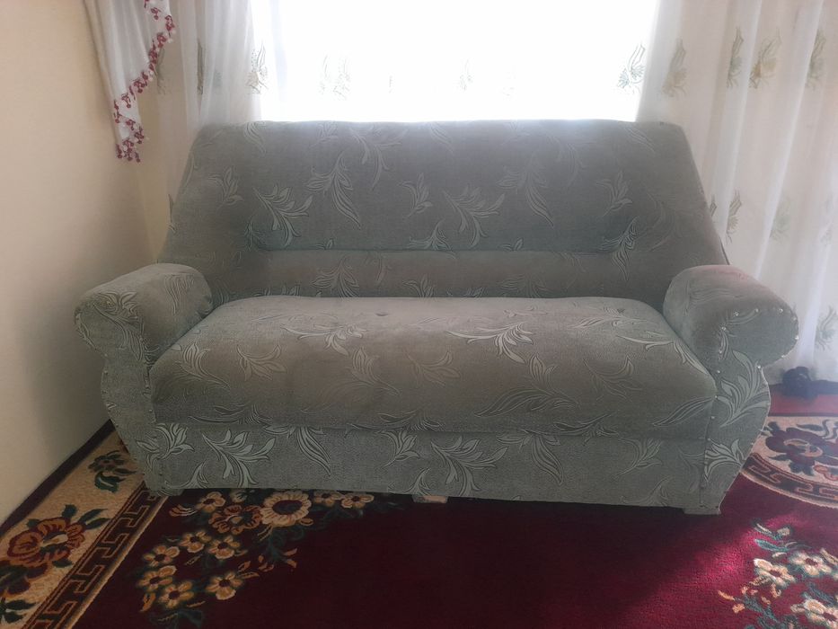 DIvan kreslo sotiladi