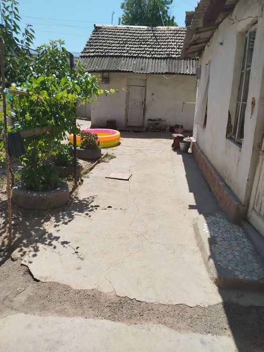 Уй 8хона сотилади