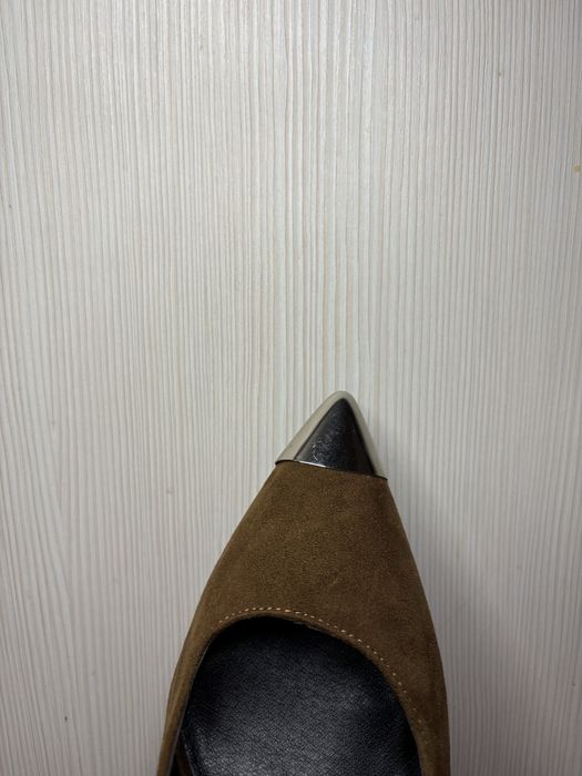 Кафяви токчета със сребрист орнамент