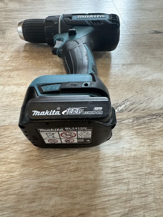 Masina de gaurit si insurubat Makita DDF470