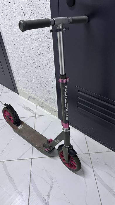 Самокат, скейтборд продаю