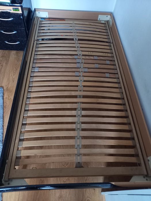 Vand cadru de pat cu somiera 2m pe 1m