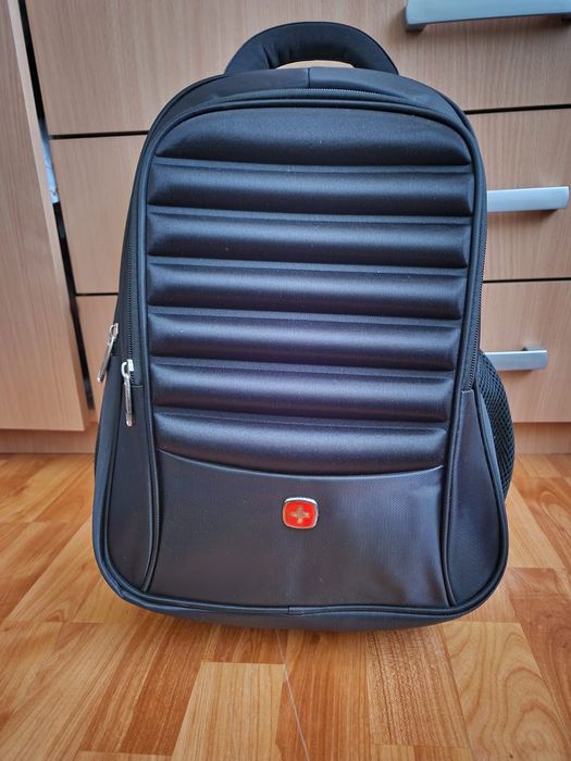 Swiss ghiozdan nou