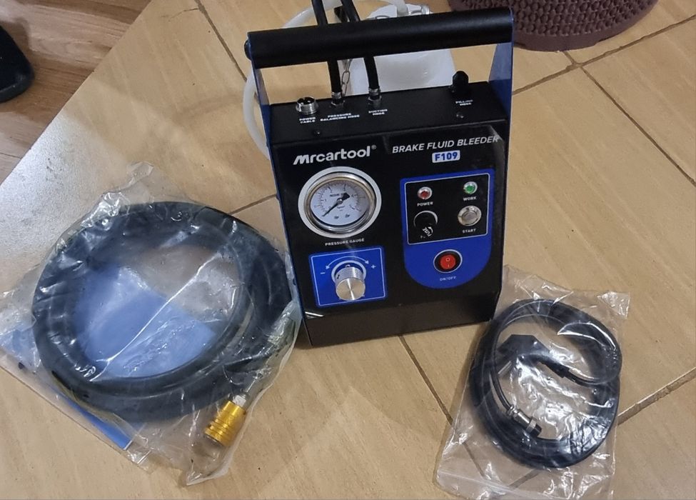 Комплект за автоматично обезвъздушаване на спирачки